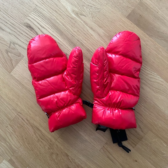 Aritzia The Super Puff Mittens - NWT - Picture 5 of 7